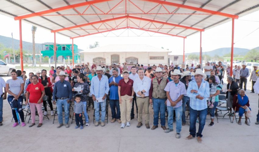 CUMPLE GOBERNADOR CON POBLADORES DEL EJIDO FRANCISCO VILLA DE TULA