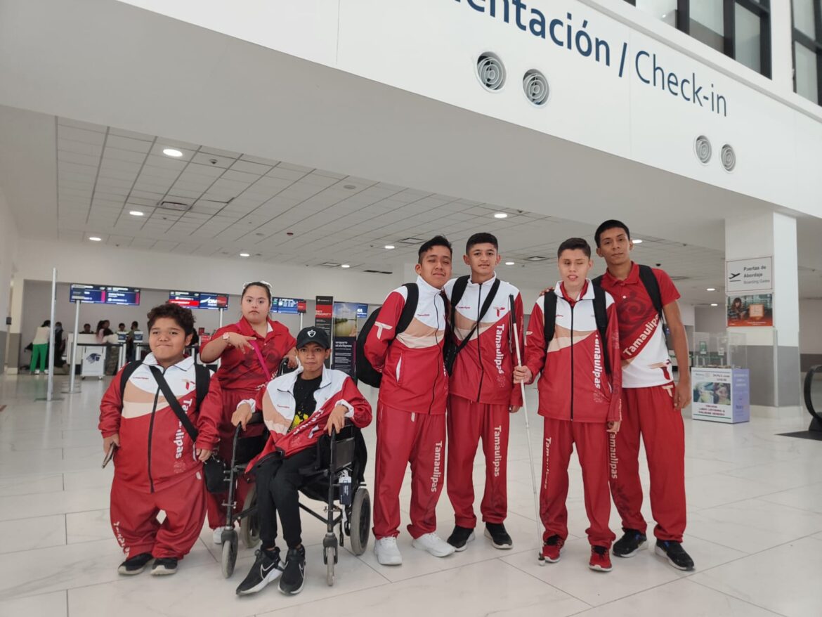 Felicita Carlos Peña Ortiz a atletas reynosenses por títulos en Paraolimpiada CONADE 2024