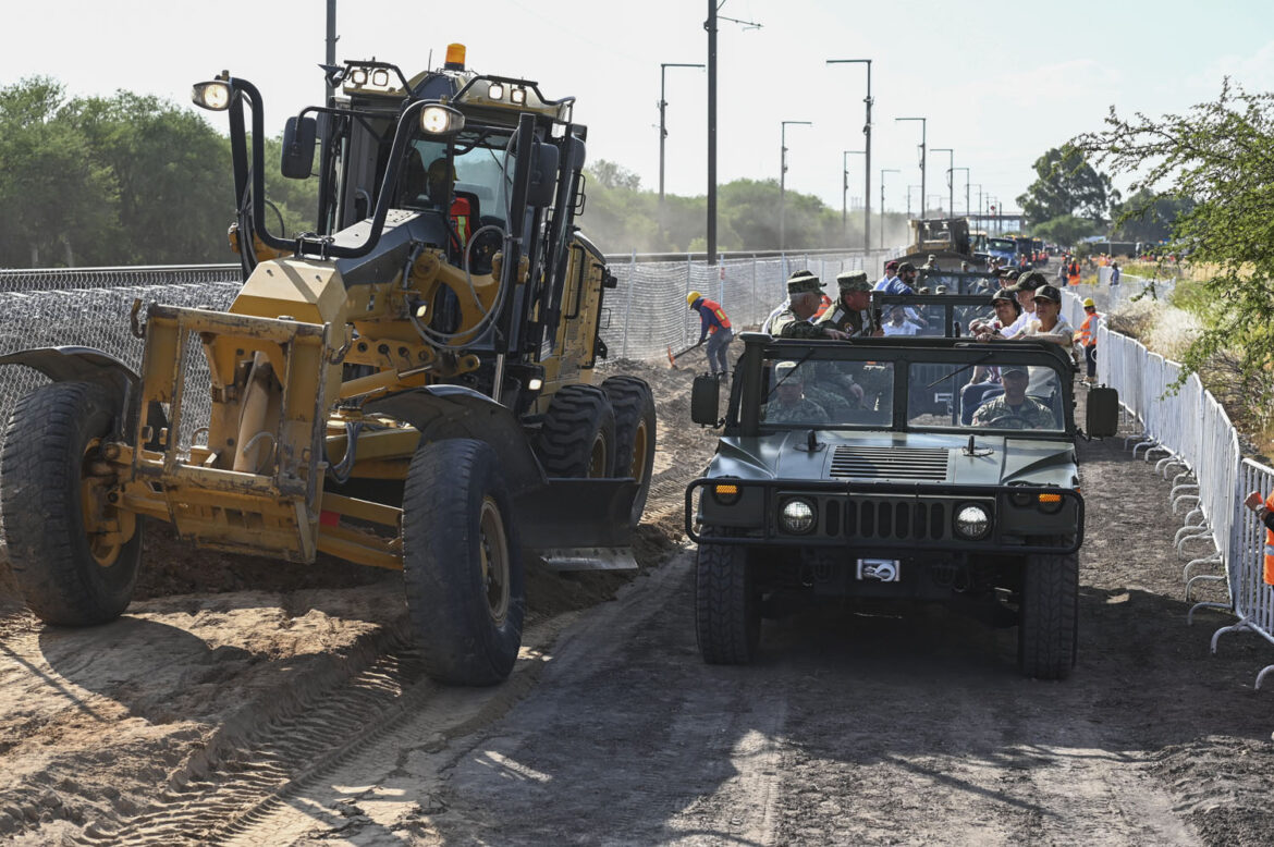 Inicio de la construcción del tren México-Querétaro. Pedro Escobedo, Querétaro.
