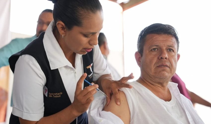 MANTIENE SST VACUNACIÓN CONTRA INFLUENZA Y COVID.