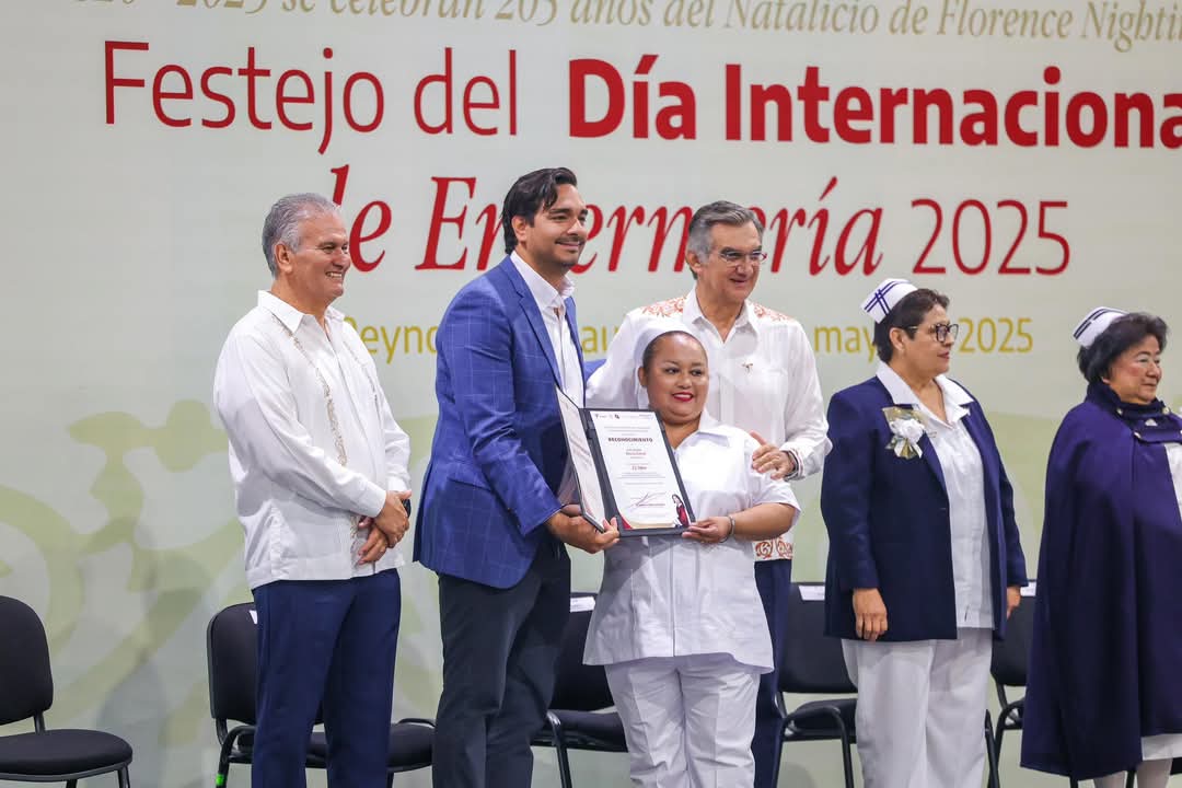 Festejaron el Gobernador Américo Villarreal por y el Alcalde Carlos Peña Ortiz, Día Internacional de Enfermería 2025