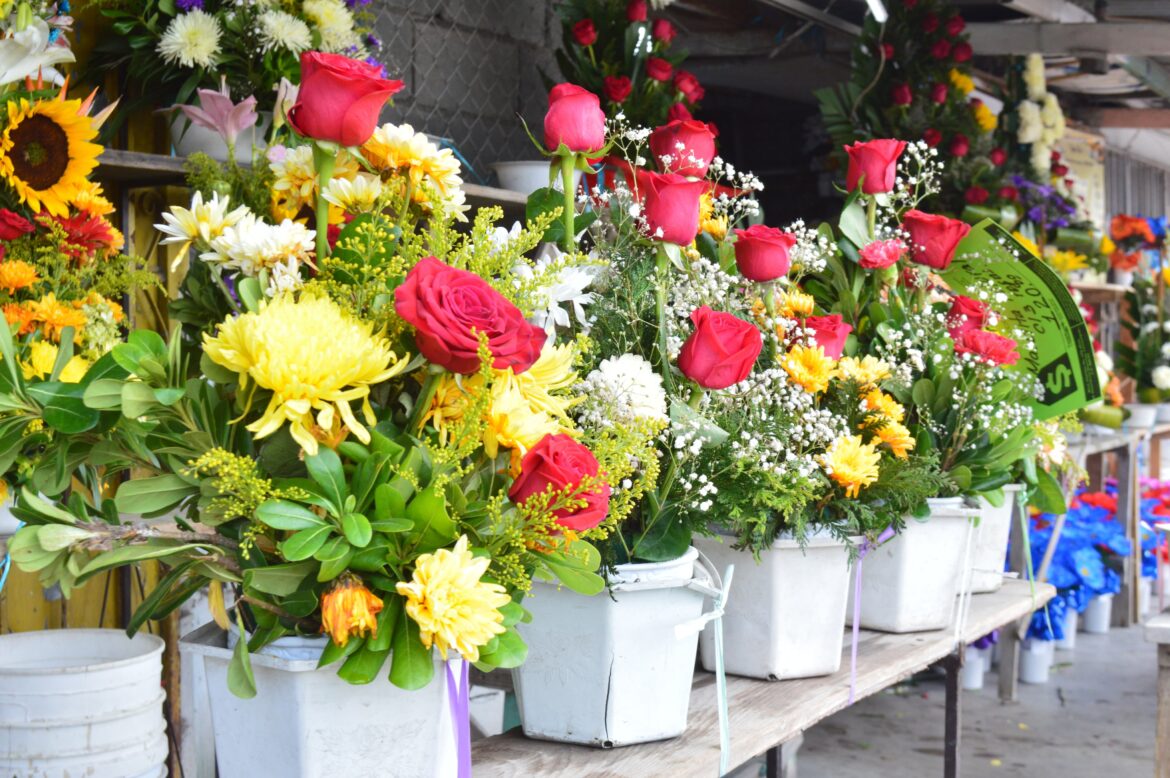 Confían floristas en festejo a las mamás