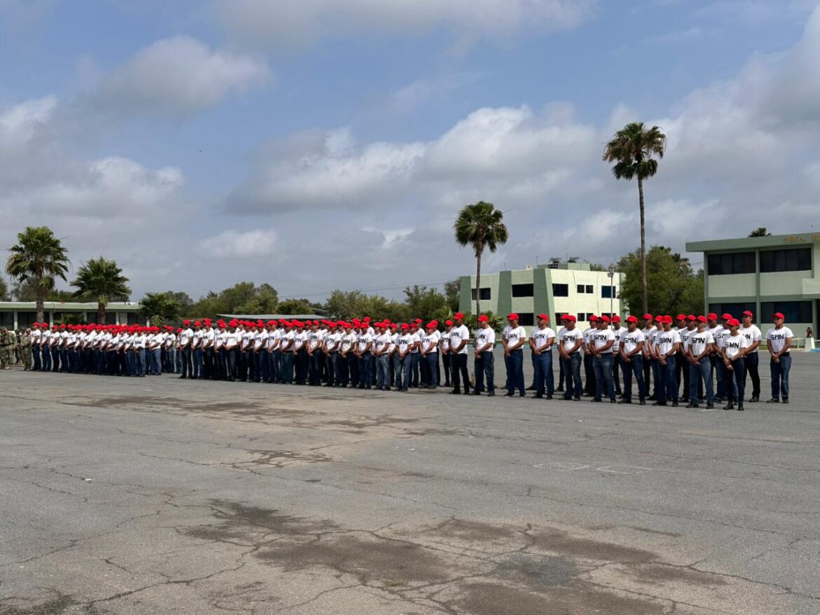 Toman protesta conscriptos del SMN en Reynosa.