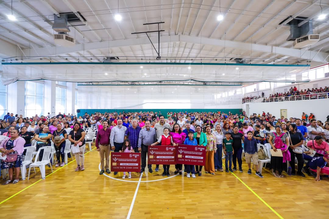 Benefician Becas Municipales a estudiantes de Primaria en Reynosa.