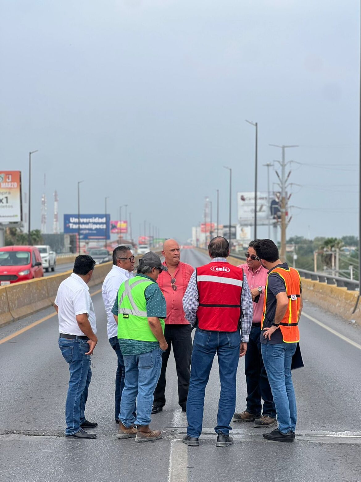 Inspecciona Gobierno de Reynosa el Puente Broncos.