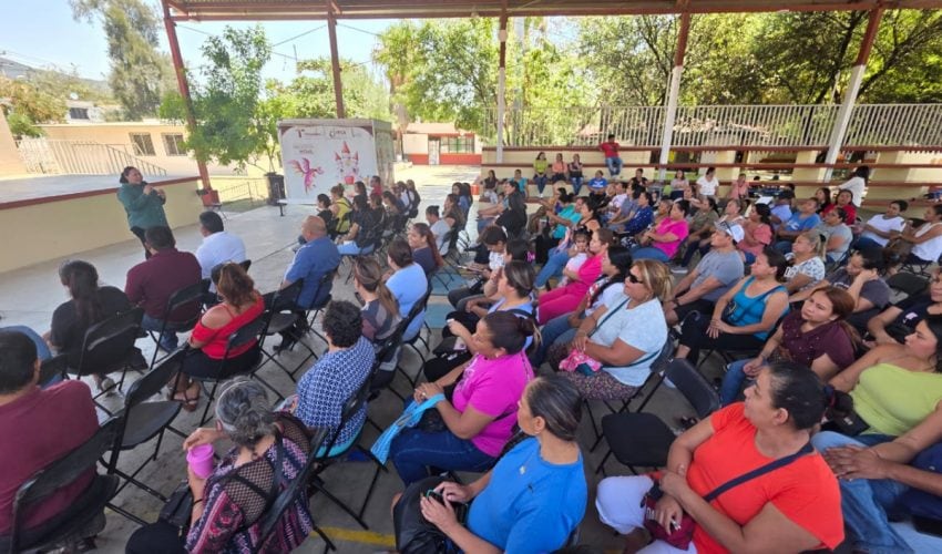 LLEVA SEBIEN PLÁTICAS DE VALORES A FAMILIAS EN ESCUELAS DE VICTORIA