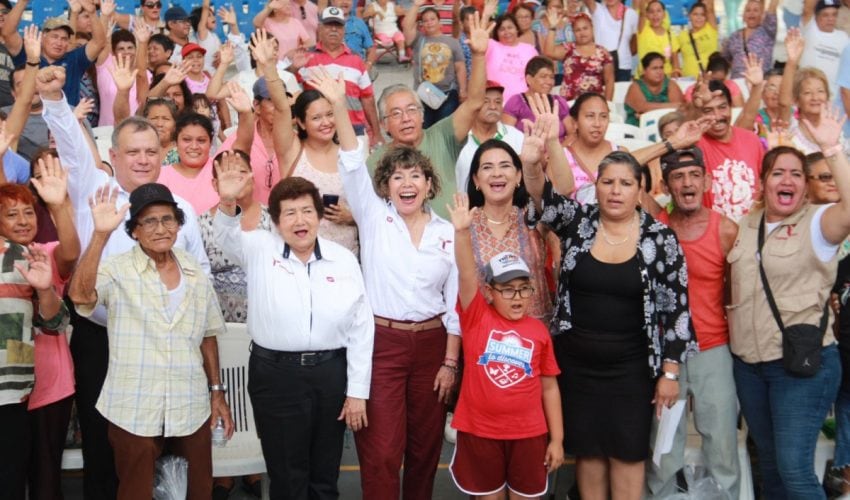 ENTREGA SEBIEN PAQUETES ALIMENTARIOS EN TAMPICO.
