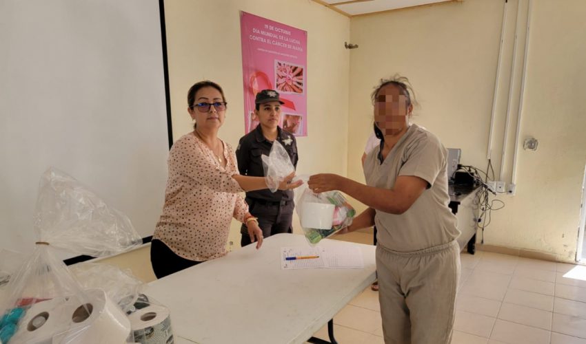 RECIBEN MUJERES DEL CEDES REYNOSA ARTÍCULOS DE HIGIENE Y FÓRMULAS LÁCTEAS PARA SUS HIJOS E HIJAS.