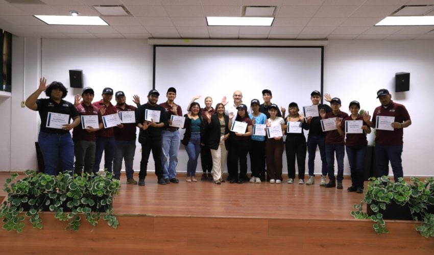 RECIBEN ESTUDIANTES DE LA UTTN TALLER DE CRECIMIENTO PERSONAL Y EQUILIBRIO EMOCIONAL.