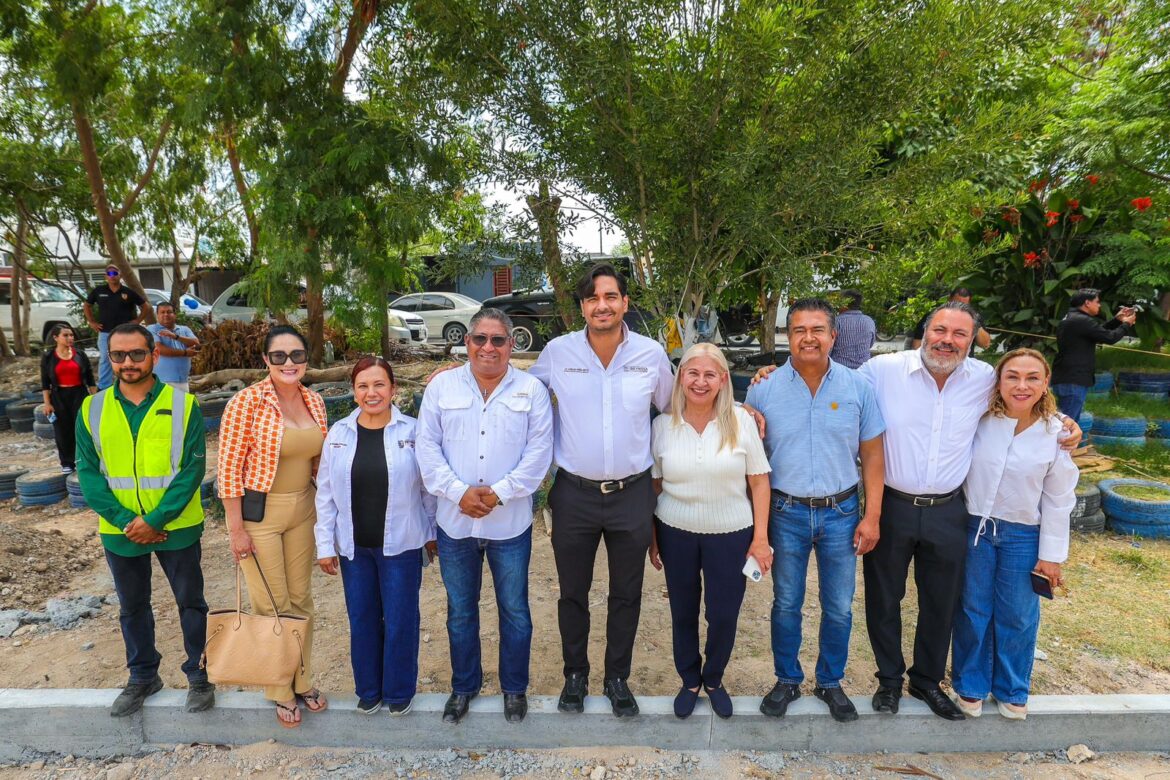 Construye Gobierno de Carlos Peña Ortiz cancha de futbol en Jarachina Sur.