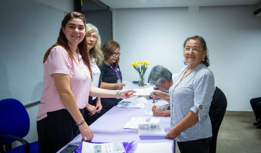 ENTREGA DIF TAMAULIPAS ESTÍMULOS ECONÓMICOS A PERSONAS ADULTAS MAYORES DE 25 MUNICIPIOS.
