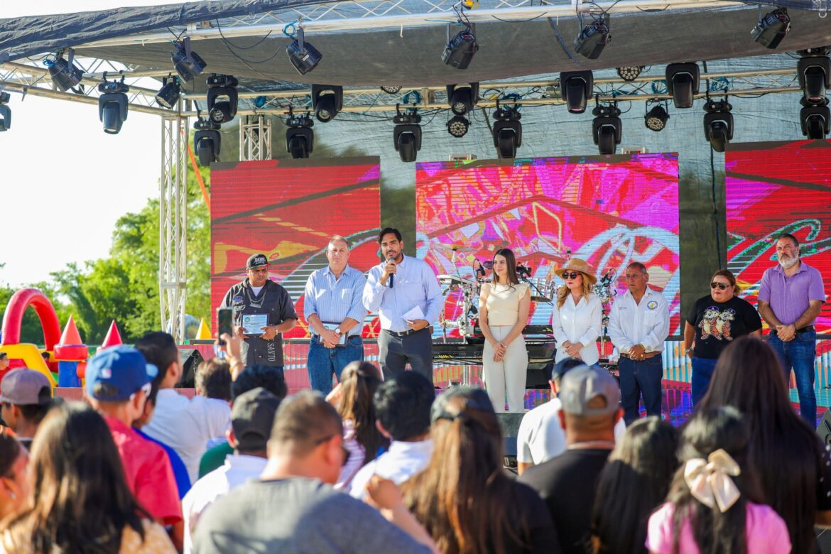 Inauguró Carlos Peña Ortiz el Festival del Auto celebrando el Día del Padre.