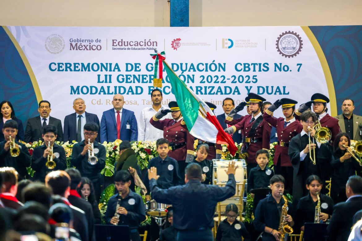 Invitó Alcalde Carlos Peña Ortiz a egresados de CBTIS 7 a continuar su preparación.