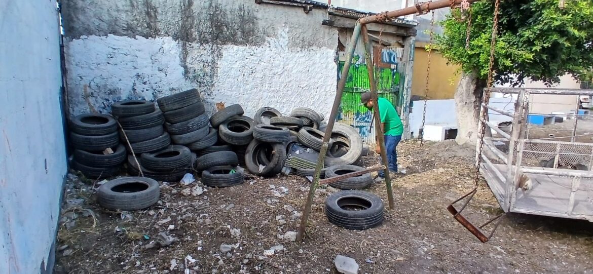 Recolectaron cuadrillas del Municipio, llantas en plazas públicas.