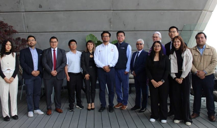 SOSTIENEN REUNIÓN ESTRATÉGICA SEDENER Y DIRECTIVOS DEL PARQUE EÓLICO “HUIZACHE”.