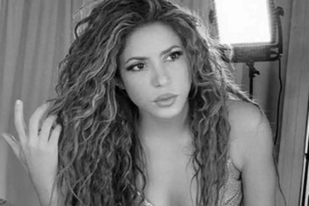 Shakira pospone su concierto en Los Angeles luego de las redadas migratoria.