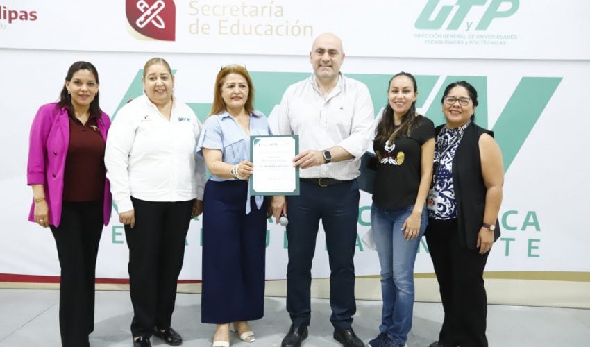 ORGANIZA CLUB STEM DE LA UTTN CONFERENCIA SOBRE INTELIGENCIA EMOCIONAL.