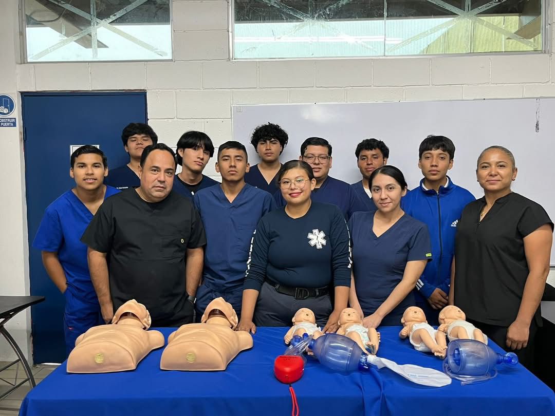 Refuerzan su formación estudiantes de Bachillerato Técnico en Radiología