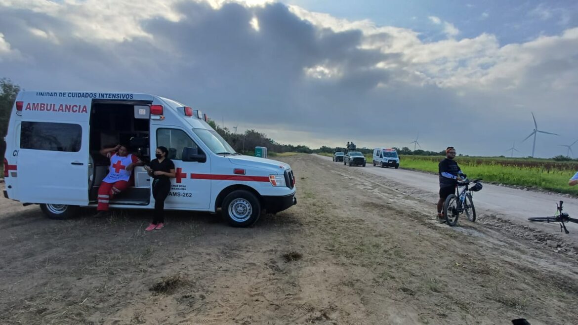 Ciudadanos y militares realizan rodada ciclista en Reynosa.