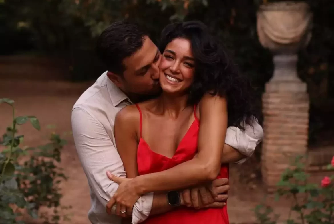 Ale Capetillo y su esposo comparten una dedicatoria especial para su futuro hijo.