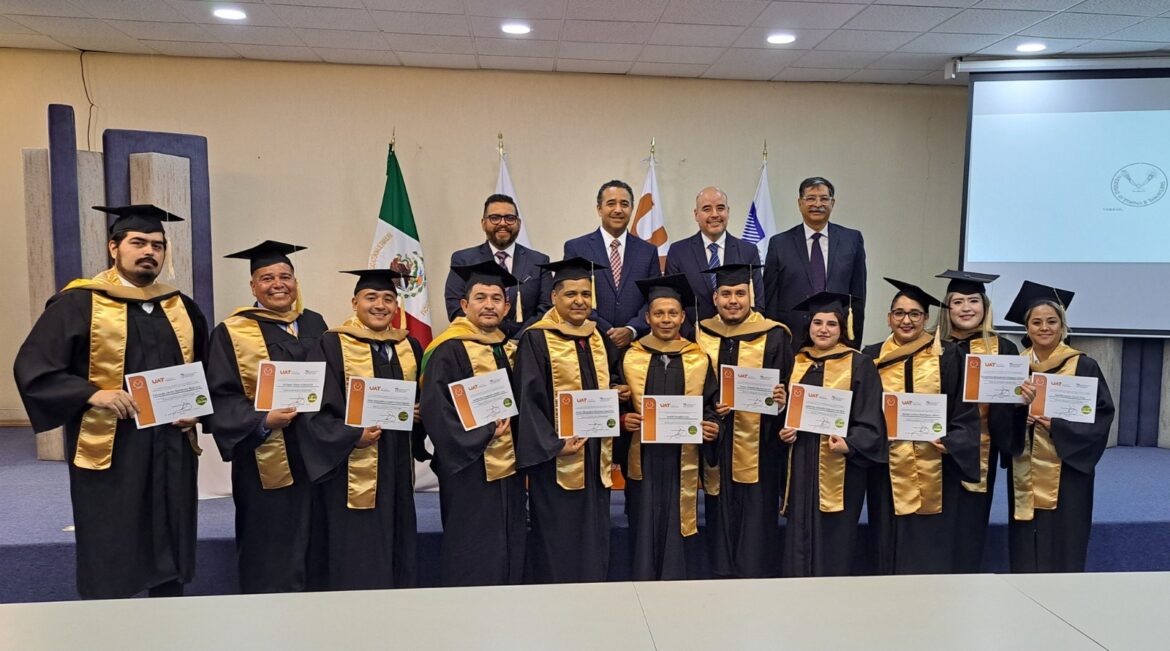 Entrega la UAT primera generación de la Maestría Administración e Innovación Digital