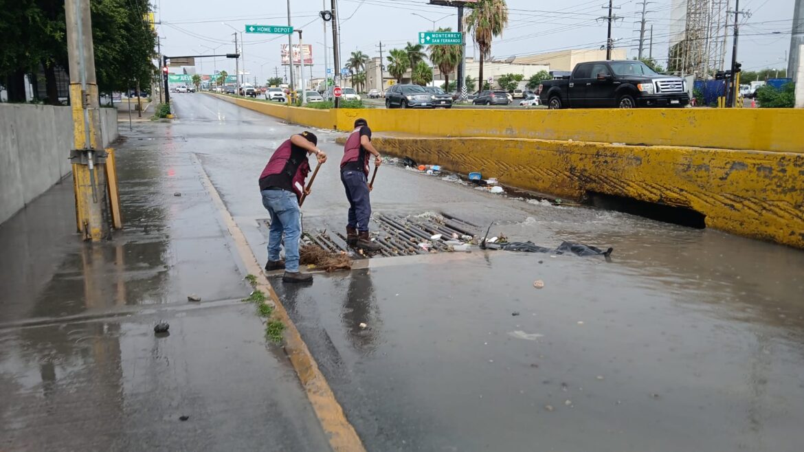 Limpia Ayuntamiento de Reynosa instalaciones pluviales, drenes y calicheras