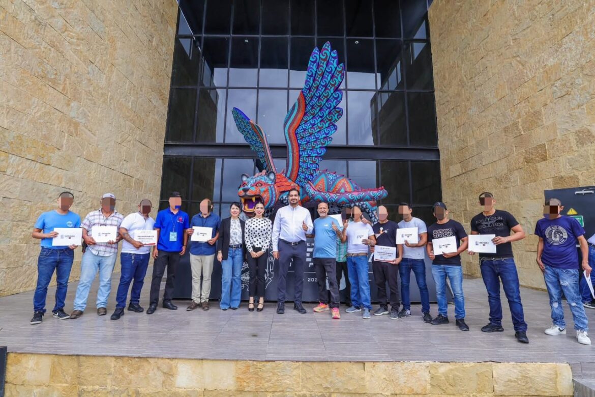 Egresó primera generación de Tazo Dorado en Reynosa.