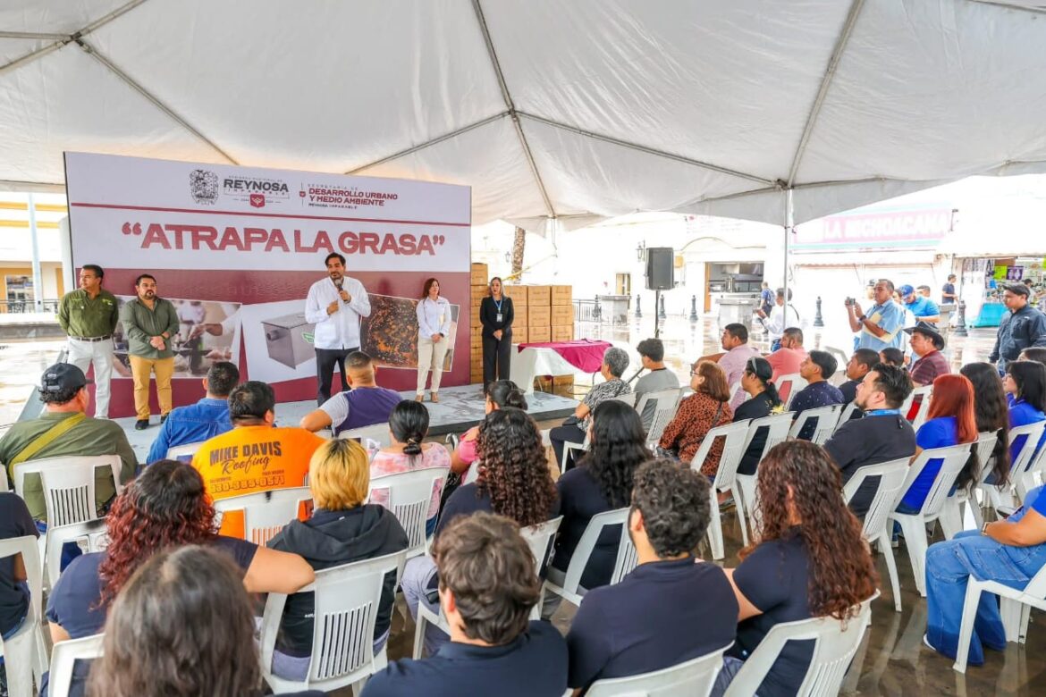 Entregó Carlos Peña Ortiz trampas de grasa para reducir daños al drenaje sanitario