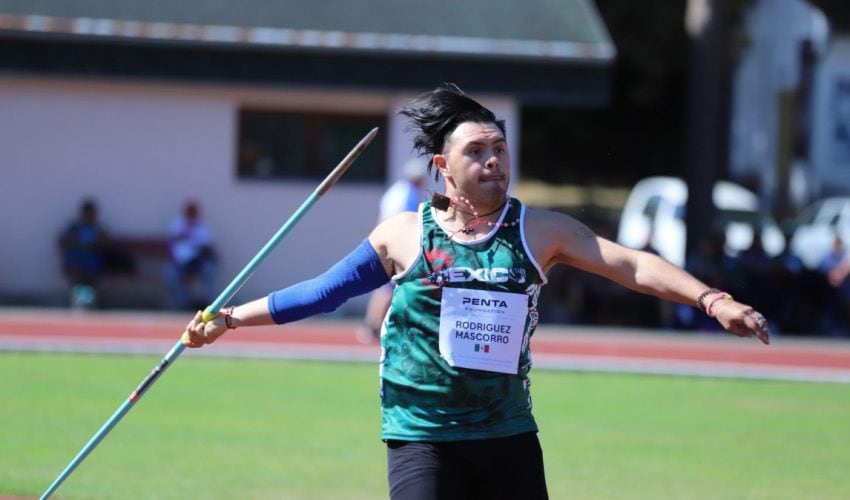 Gana Juan Mascorro medalla de plata en el Abierto Europeo de Atletismo para Personas con Síndrome de Down.