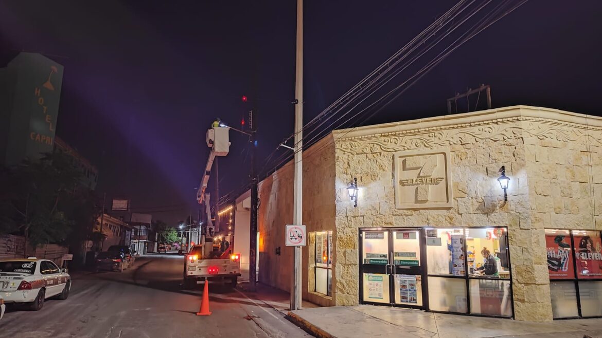 Rehabilitó Municipio alumbrado en colonia 20 de Noviembre y Zona Centro de Reynosa.