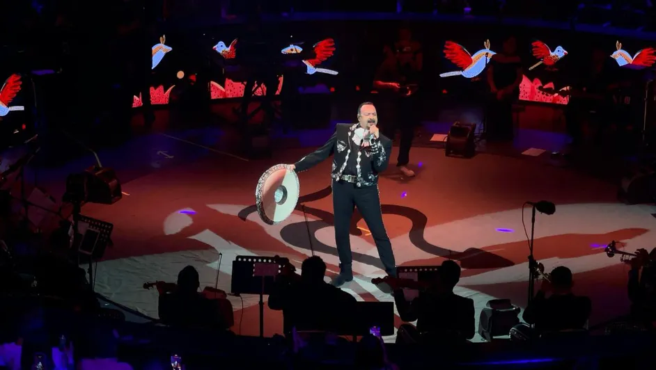 Pepe Aguilar cierra con broche de oro temporada 2025 del Domo Care.