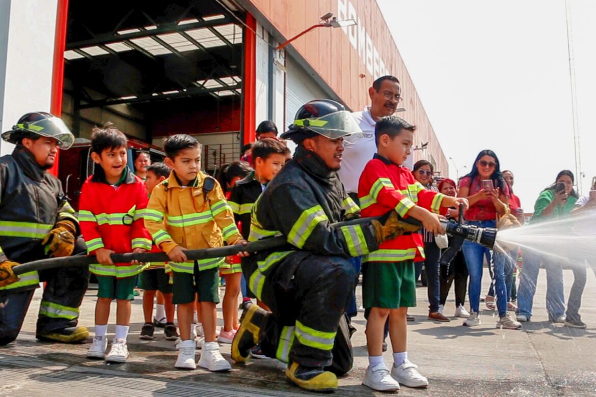 Viven pequeños de Jardín de Niños Juan Escutia memorable experiencia en Protección Civil y Bomberos de Reynosa 