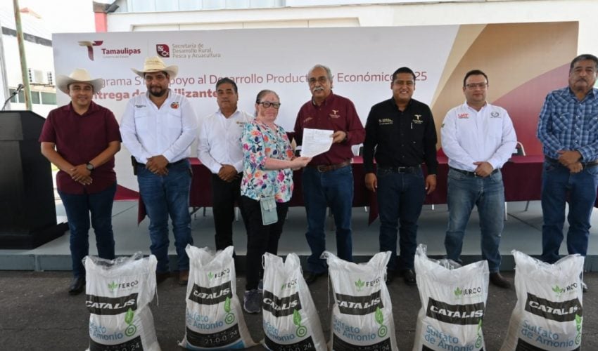 MÁS DE 70 TONELADAS DE FERTILIZANTE BENEFICIAN A CITRICULTORES EN GÜÉMEZ