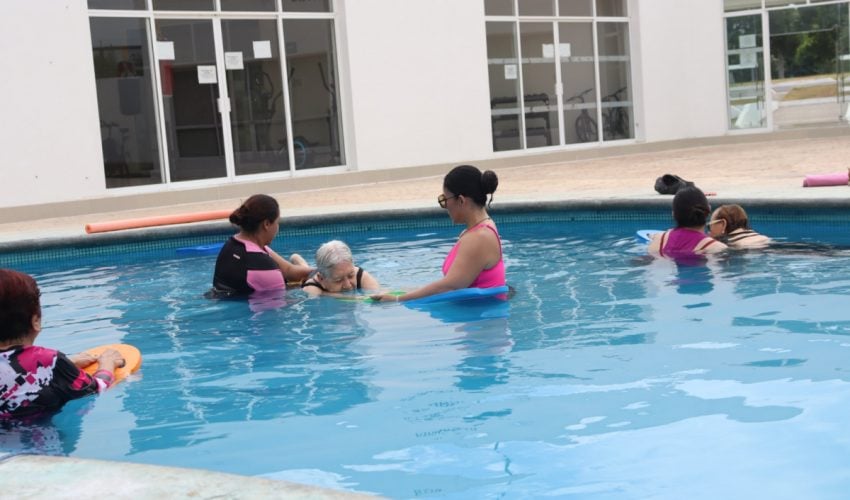 REALIZAN ADULTOS MAYORES  ACTIVACIÓN FÍSICA Y CONVIVENCIA EN INSTALACIONES DE SEGURIDAD PÚBLICA