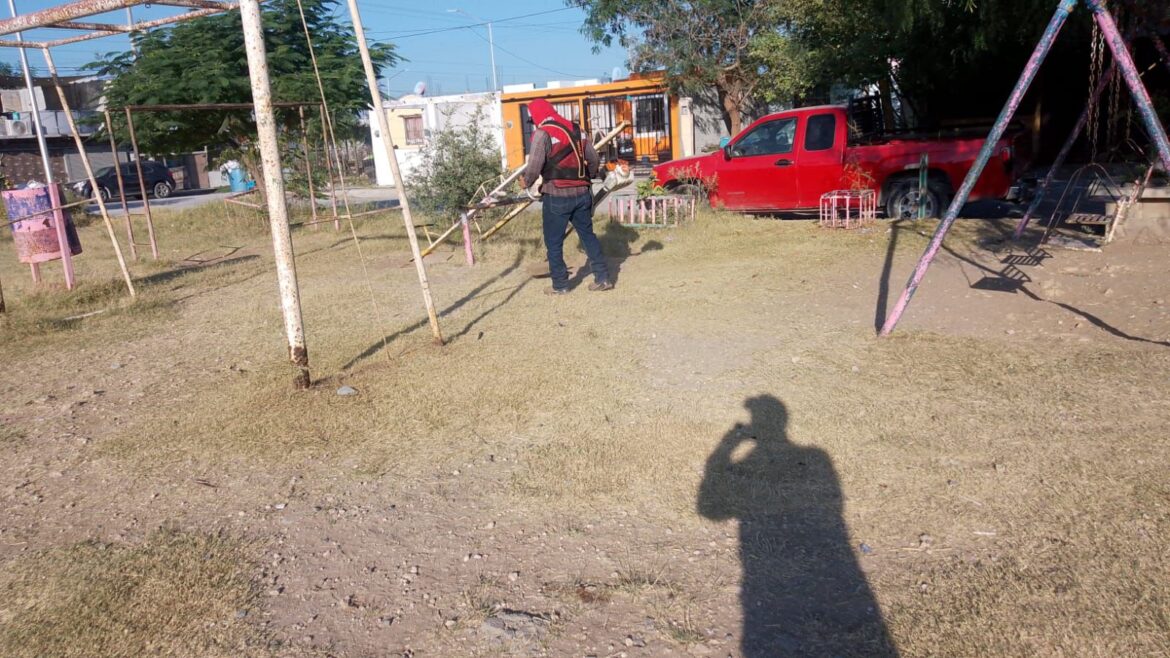 Trabaja Gobierno de Reynosa en saneamiento de Villa Esmeralda.