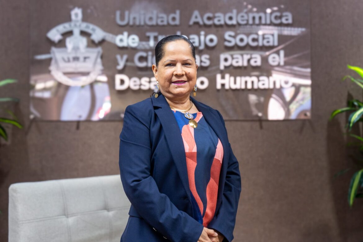 Colabora la UAT en iniciativa para incluir al trabajador social en la educación.