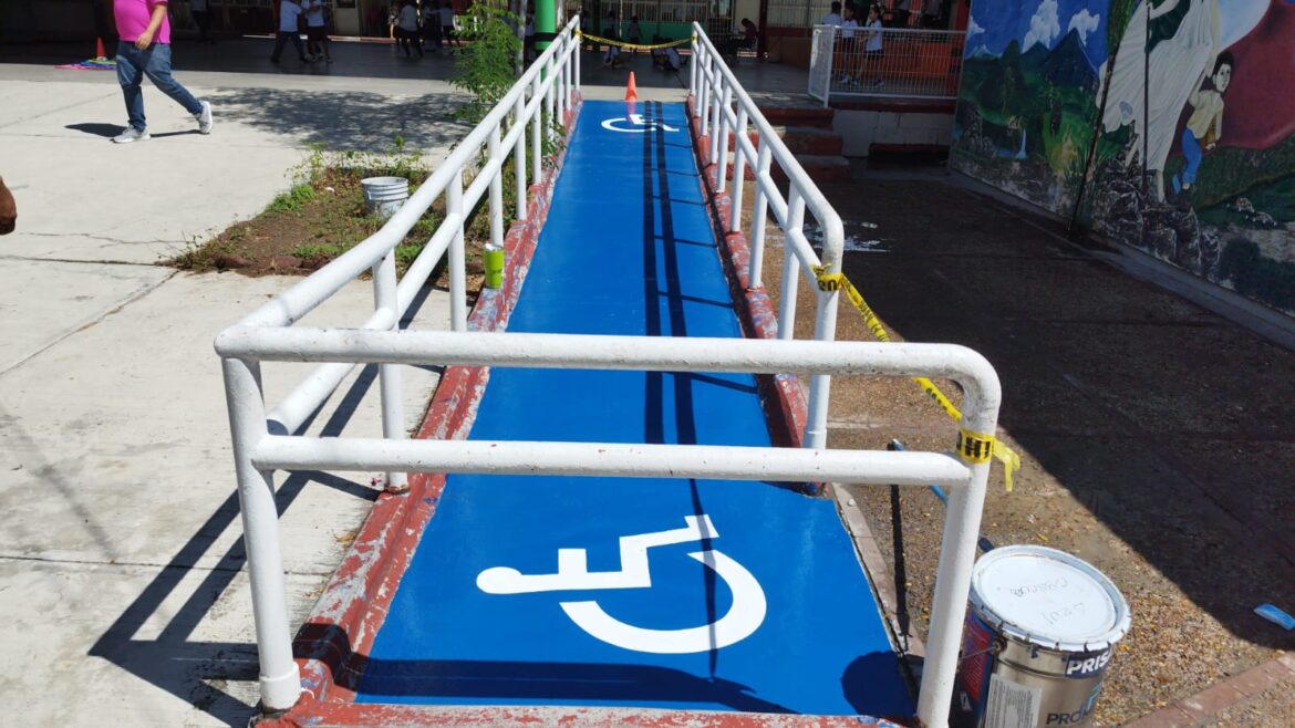 Rotula Servicios Públicos de Reynosa rampas de discapacidad.