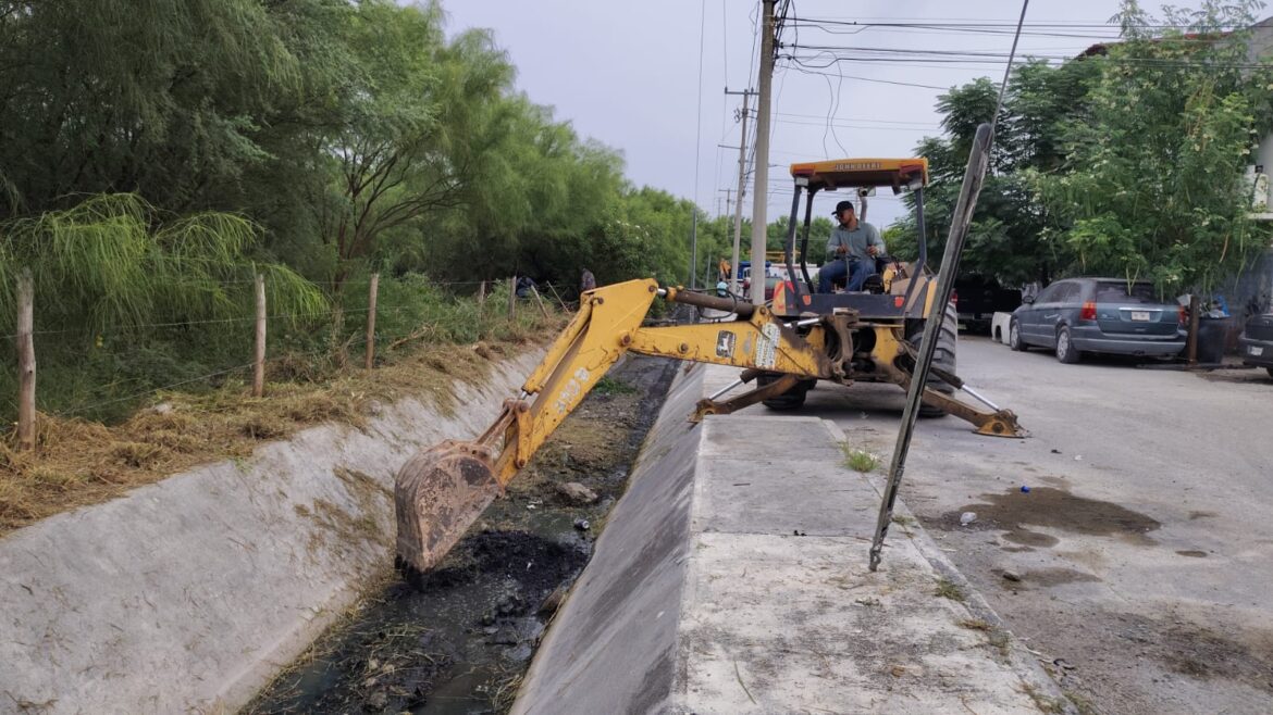 Atiende Gobierno de Carlos Peña Ortiz desazolve de drenes ante temporada de huracanes