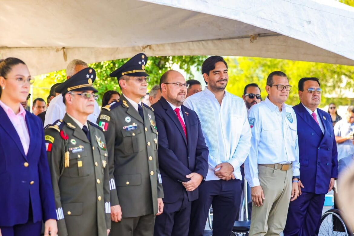 Asistió Alcalde Carlos Peña Ortiz a toma de protesta de Comandante de la Octava Zona Militar 