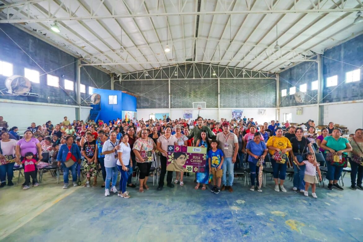 Apoyó Carlos Peña Ortiz entrega de Becas Rita Cetina en la Secundaria número 10.