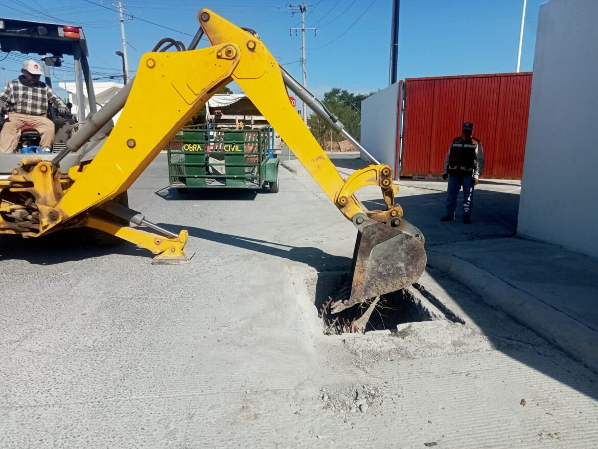 Instaló el Municipio una rejilla de drenaje pluvial en el libramiento Echeverría