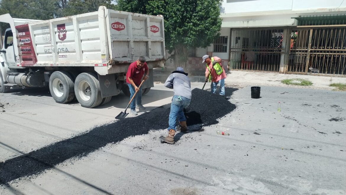 Rehabilita Gobierno de Reynosa asfalto en Jarachina, Longoria y Las Cumbres