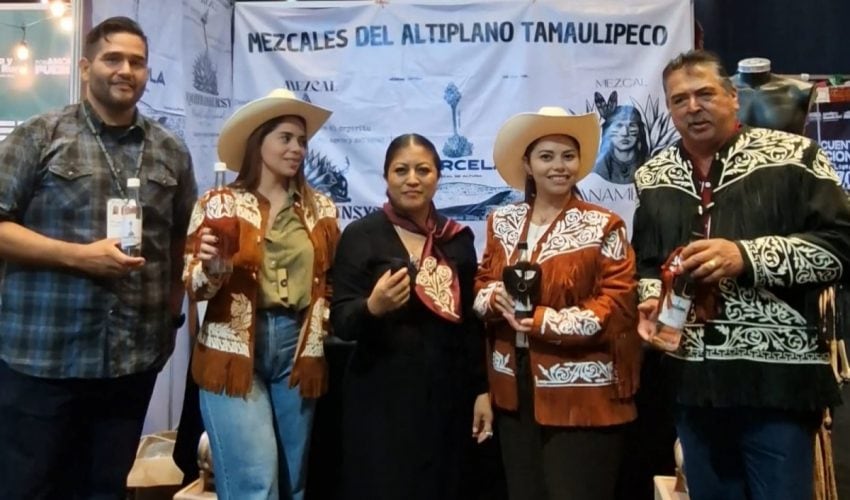 Destaca mezcal de Tamaulipas en el Encuentro Nacional de Mezcal Puebla 2025.