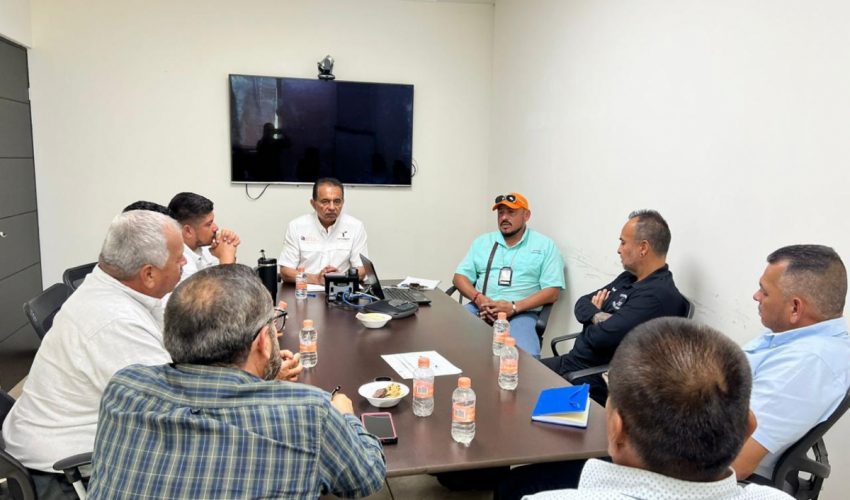 AVANZAN ACUERDOS PARA FORTALECER PESCA LEGAL Y ORDENADA EN PLAYA BAGDAD