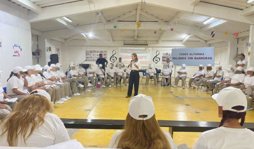 CAPACITA CEDES ALTAMIRA A MUJERES EN TALLERES DE CULTIVO DE PLANTAS AROMÁTICAS