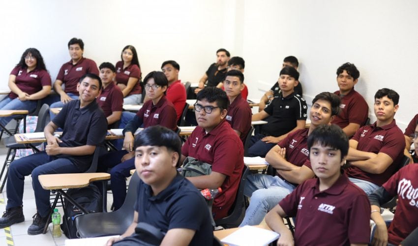 INICIA UTTN CICLO ESCOLAR CON MATRÍCULA HISTÓRICA