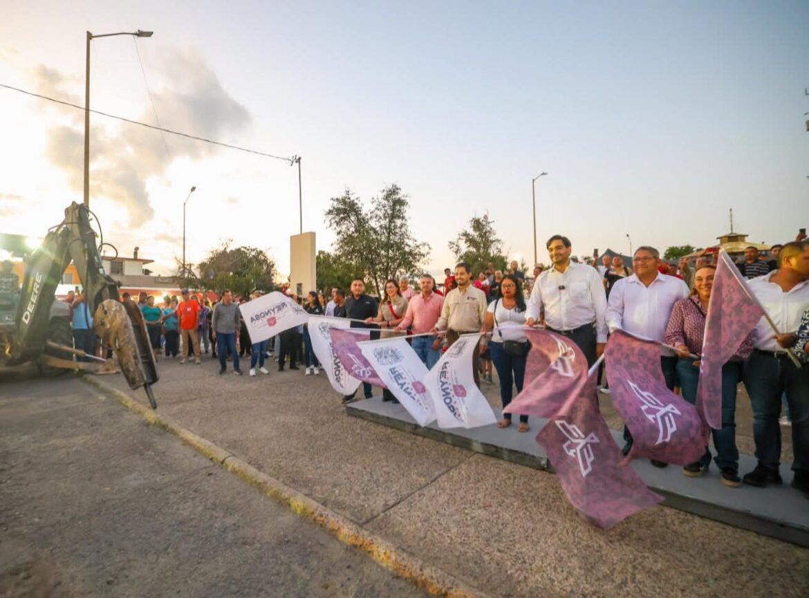 Dio Carlos Peña Ortiz banderazo a rehabilitación de la plaza en la Benito Juárez