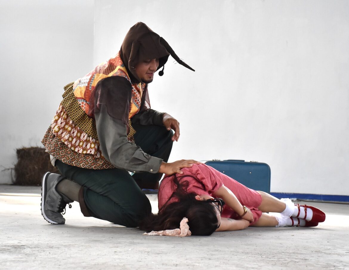 Acerca Gobierno de Carlos Peña Ortiz el arte escénico a estudiantes