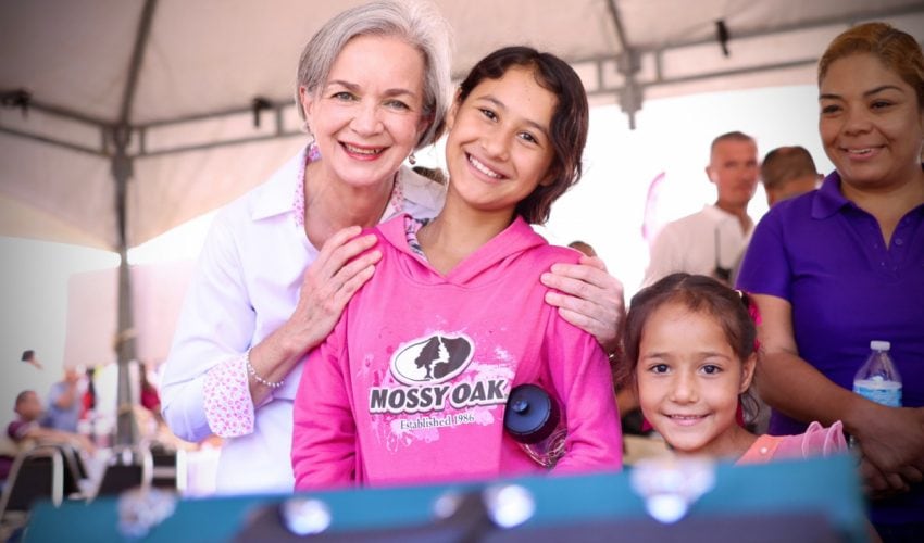 Llevan Américo y María la brigada Transformando Familias hasta el municipio de San Nicolás.