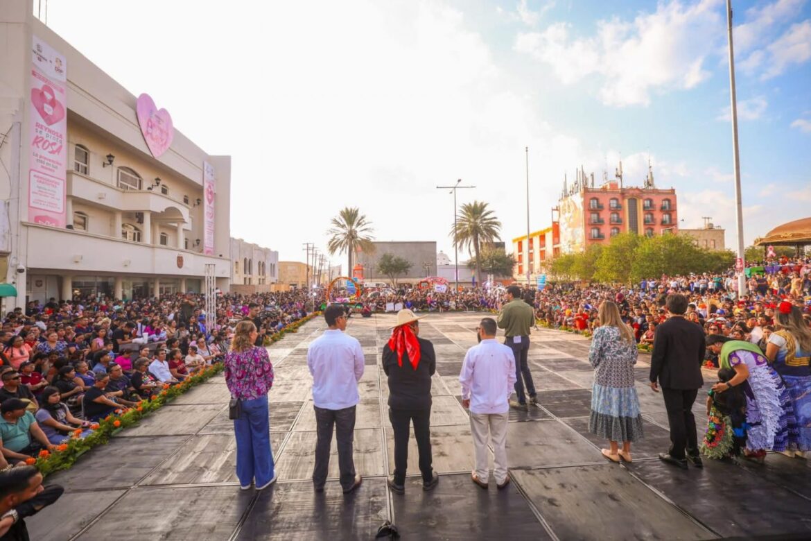 Festejó Alcalde Carlos Peña Ortiz “Xantolo 2025” con Brandon Lara, Subdirector del Instituto Nacional de Pueblos Indígenas y más de 10 Mil asistentes.